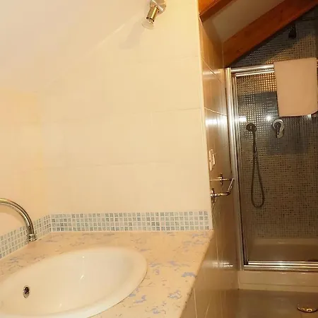 L'orchidea Amalfi Coast مايوري