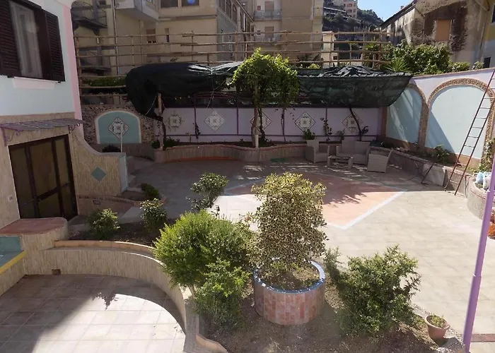 L'orchidea Amalfi Coast Oda ve Kahvaltı 4*